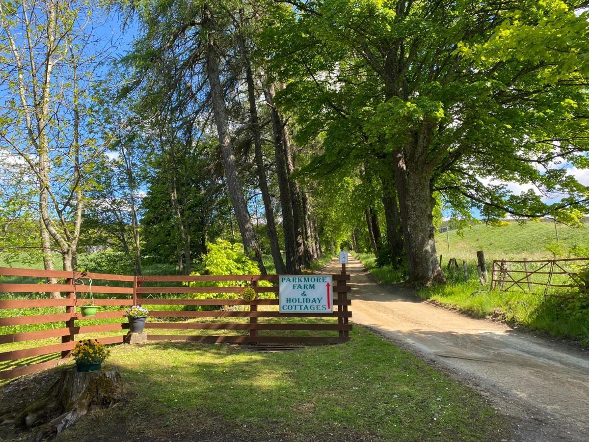 Parkmore Holiday Cottages Дафтаун Экстерьер фото