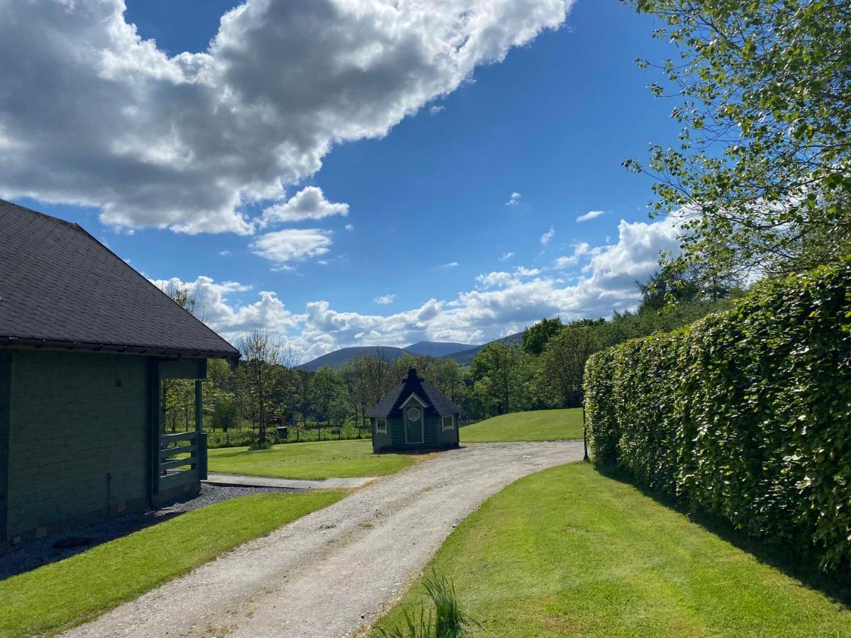 Parkmore Holiday Cottages Дафтаун Экстерьер фото