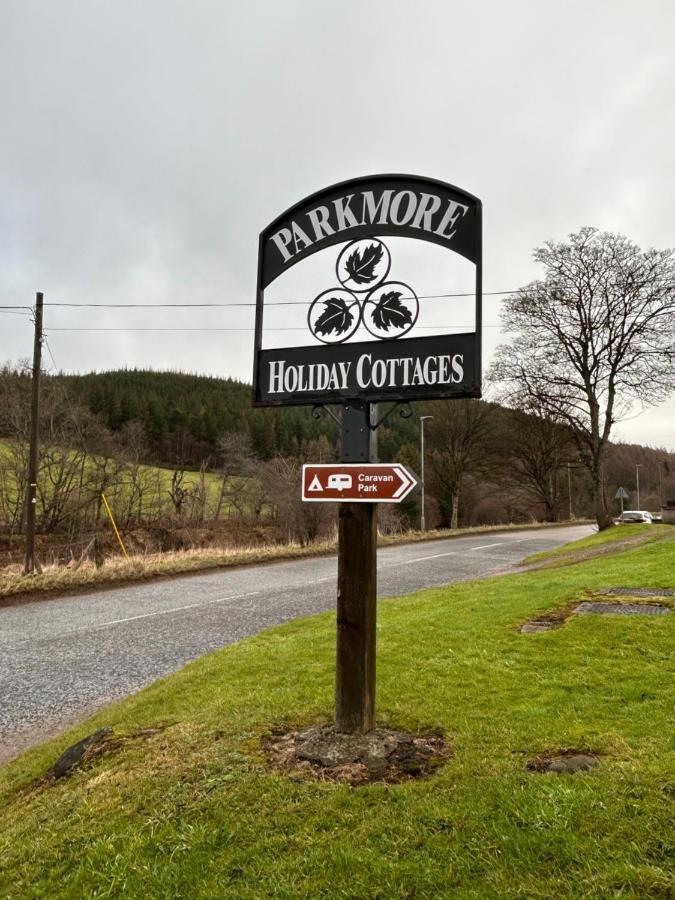 Parkmore Holiday Cottages Дафтаун Экстерьер фото